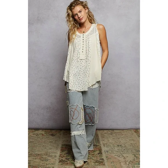 POL Natural Cream Floral Sleeveless A Line Top with Button Neck - Picture 4 of 5